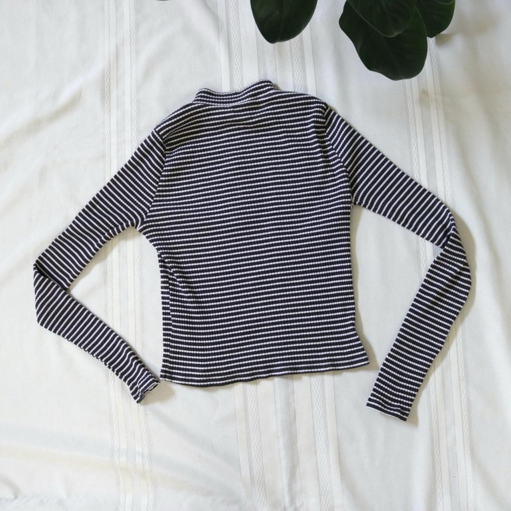 Thin striped black and white quarter zip long sleeve shirt - Picture 5 of 5